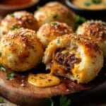 Bombes au cheeseburger à l’ail et au parmesan