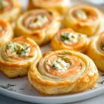 Roulés feuilletés au saumon fumé et fromage frais