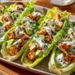 Salades en barquettes de romaine au poulet miel-citron vert et avocat