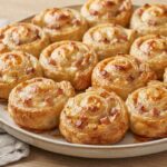 Roulés croustillants au fromage et lardons (pâte feuilletée)