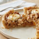 Tarte aux Oignons Caramélisés, Poulet, Chèvre et Miel